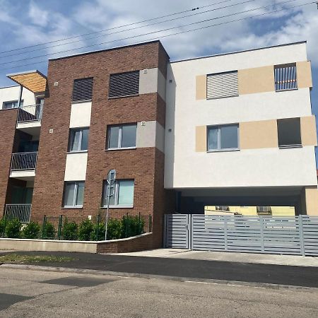 Maja Apartman Dunajská Streda Exteriér fotografie